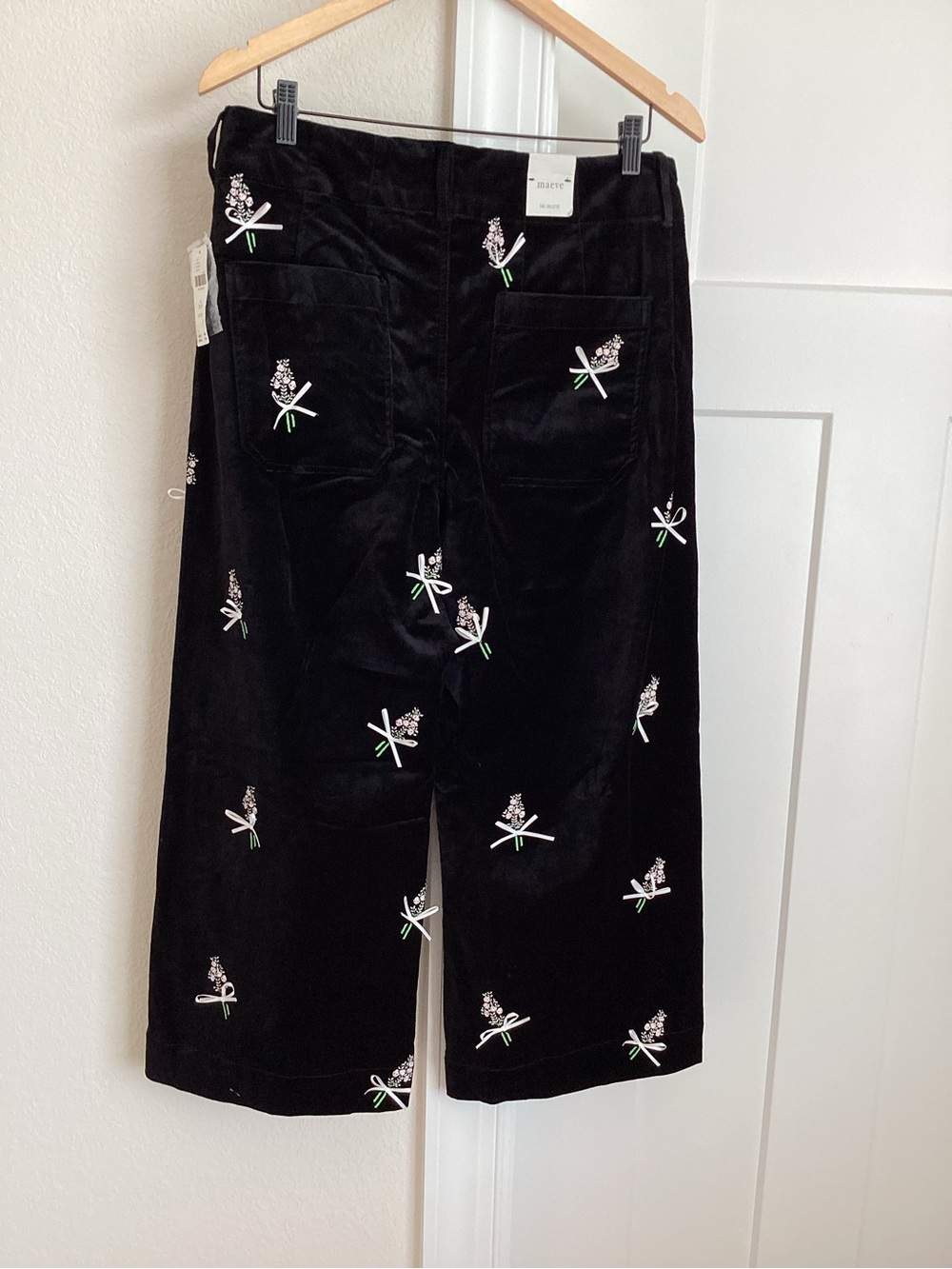 Anthropologie Colette Pants Maeve Cropped Wide
Leg Velvet Embroidered New Black - Picture 11 of 15